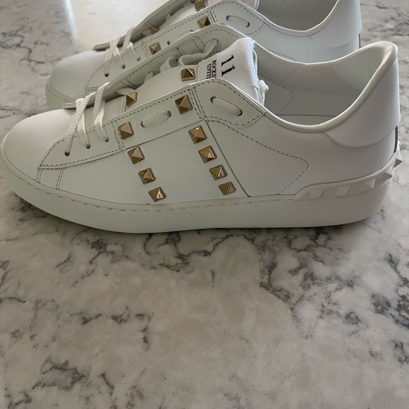 Valentino Garavani Rockstud Sneakers - Picture 3 of 5